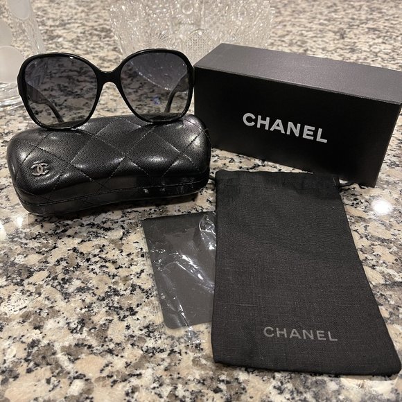 CHANEL Mother of Pearl Black Polarized Sunglasses - Picture 5 of 13
